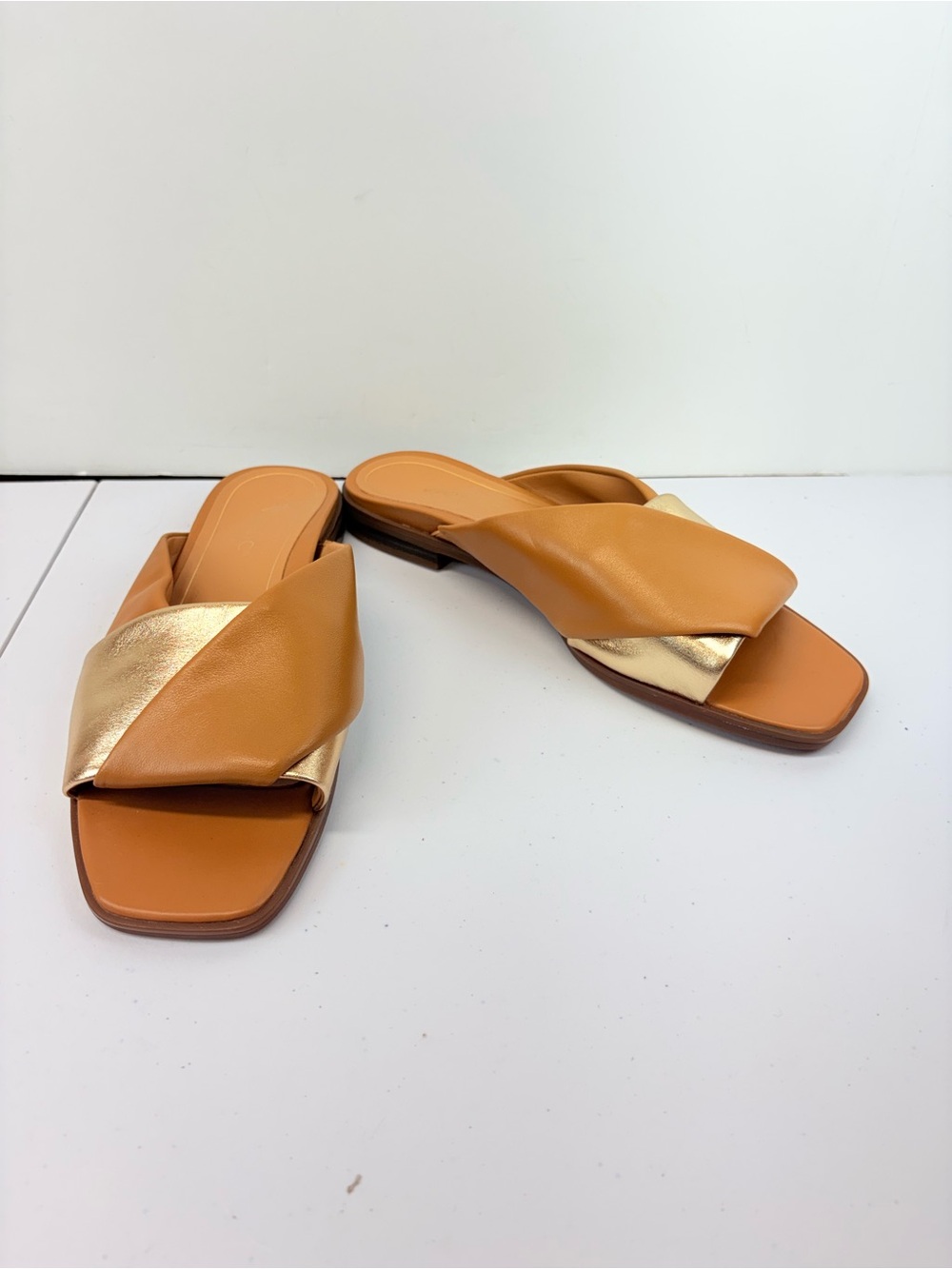 Vionic Womens Size 10 Miramar Camel Gold Metallic Leather Slide Sandals Orthotic